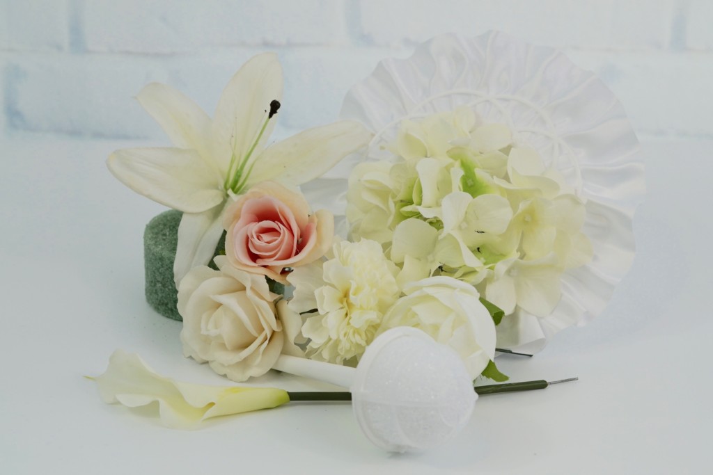 Simple to Make Beautiful DIY Cascading Wedding Bouquet