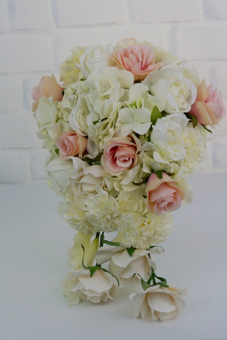 Simple to Make Beautiful DIY Cascading Wedding Bouquet