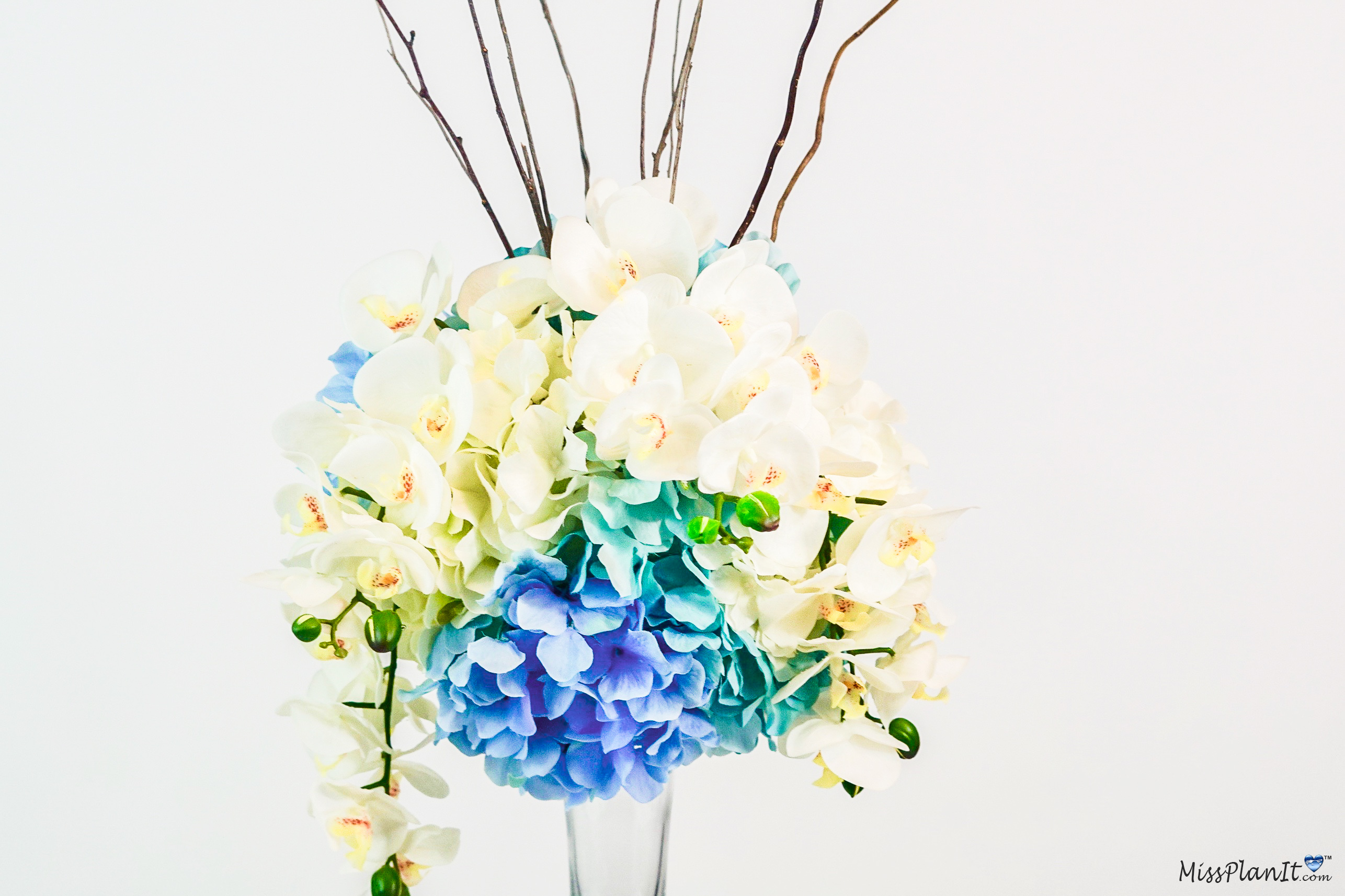 How To Make An Amazingly Stunning Beach Wedding Centerpiece