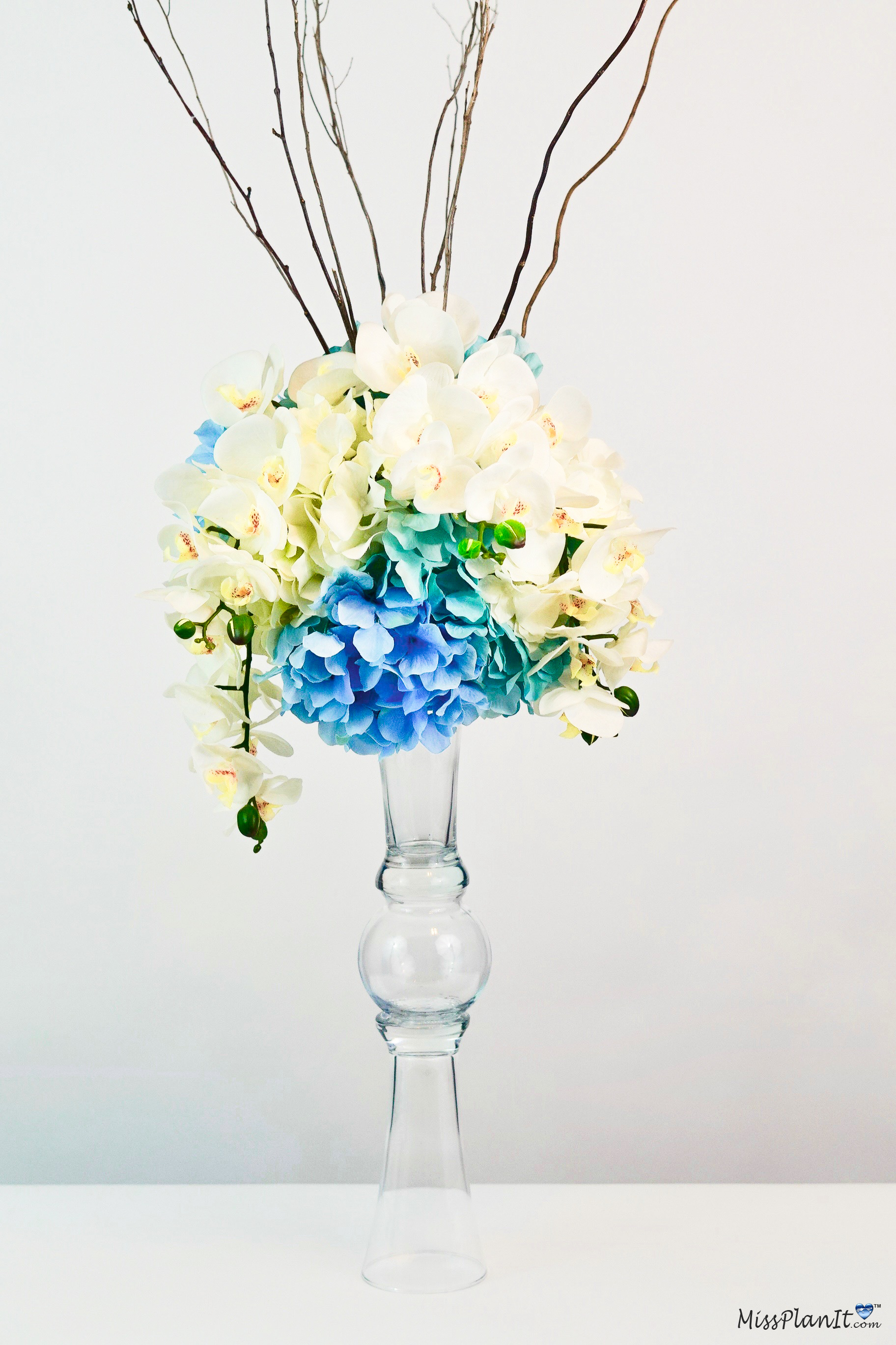 How To Make An Amazingly Stunning Beach Wedding Centerpiece