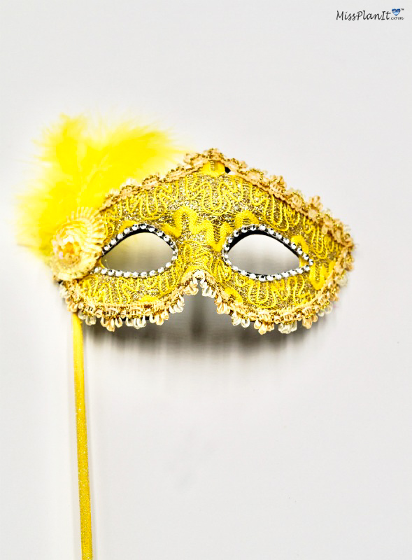 How To Make a Fabulous Masquerade Paris Sweet 16 Party Centerpiece